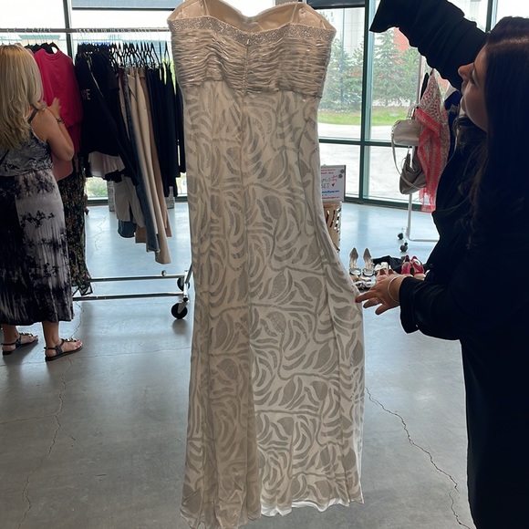 Aidan Mattox Gown - Picture 6 of 6